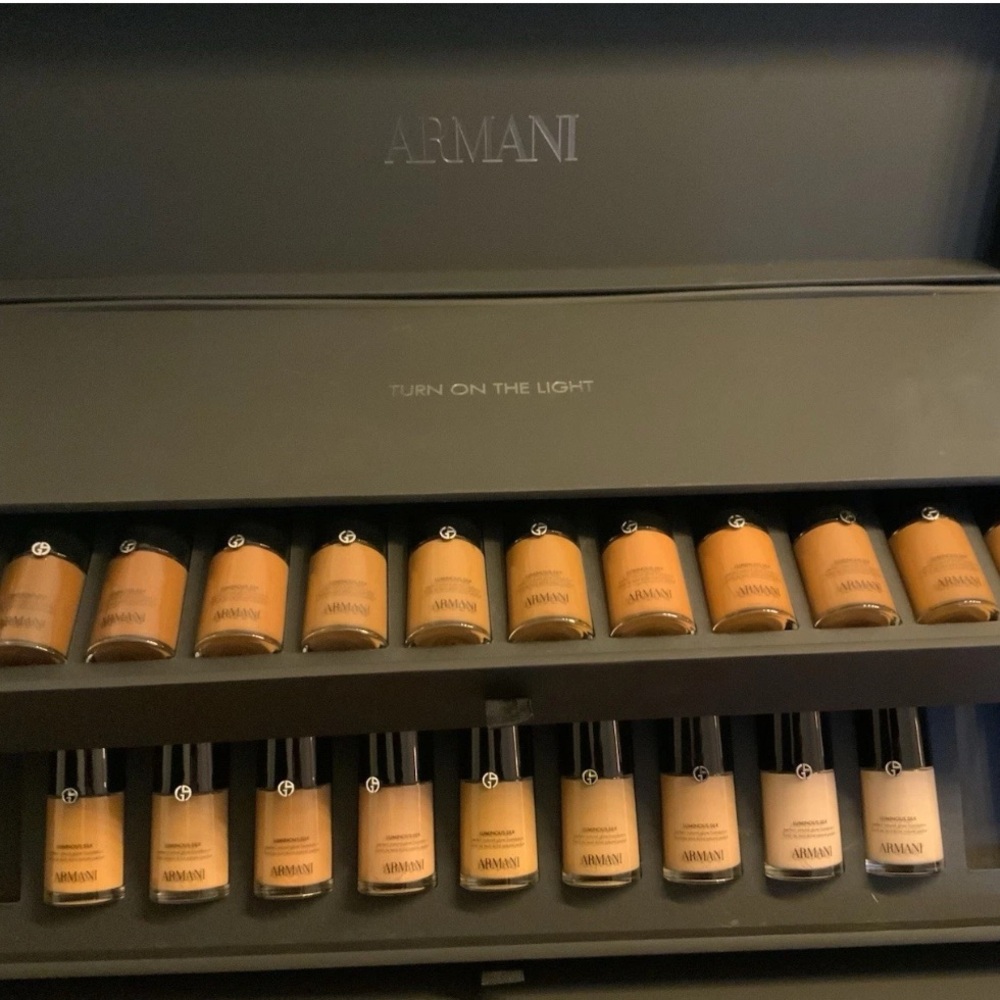 NEW ARMANI Luminous Silk Foundation 1 Fl Oz Perfect Natural Glow Shade 9 $69